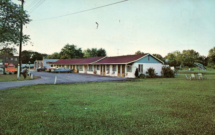 Bell Motel - Vintage Postcard